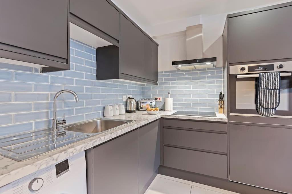 Apartment Ava's Near Waterworld Stoke-on-Trent